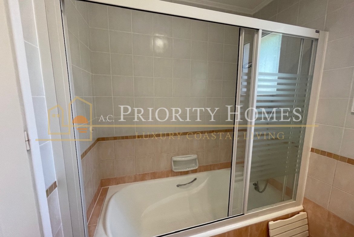 Charming Three-Bedroom Detached Villa in Stefanie Hills, Tala