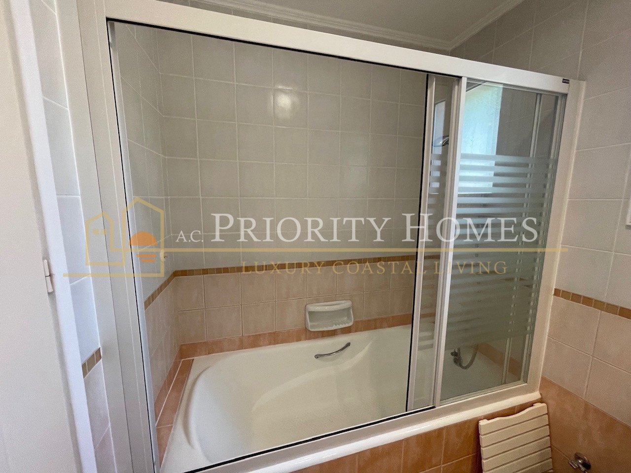 Charming Three-Bedroom Detached Villa in Stefanie Hills, Tala