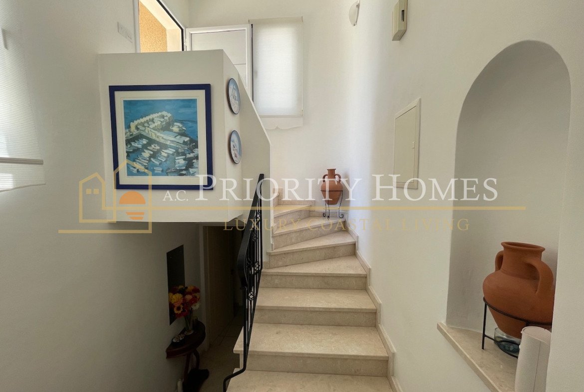 Charming Three-Bedroom Detached Villa in Stefanie Hills, Tala