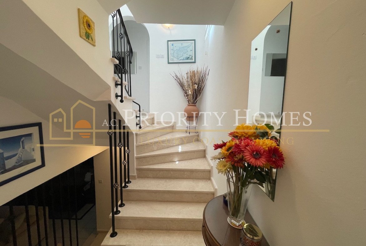 Charming Three-Bedroom Detached Villa in Stefanie Hills, Tala