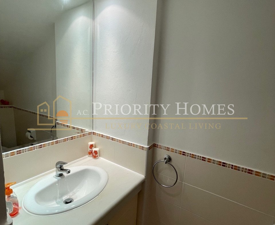 Charming Three-Bedroom Detached Villa in Stefanie Hills, Tala