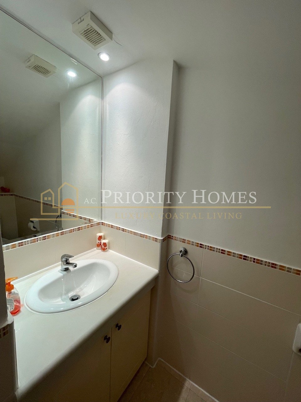 Charming Three-Bedroom Detached Villa in Stefanie Hills, Tala