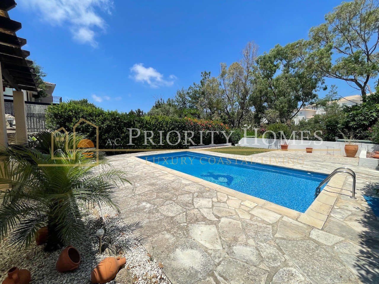 Charming Three-Bedroom Detached Villa in Stefanie Hills, Tala