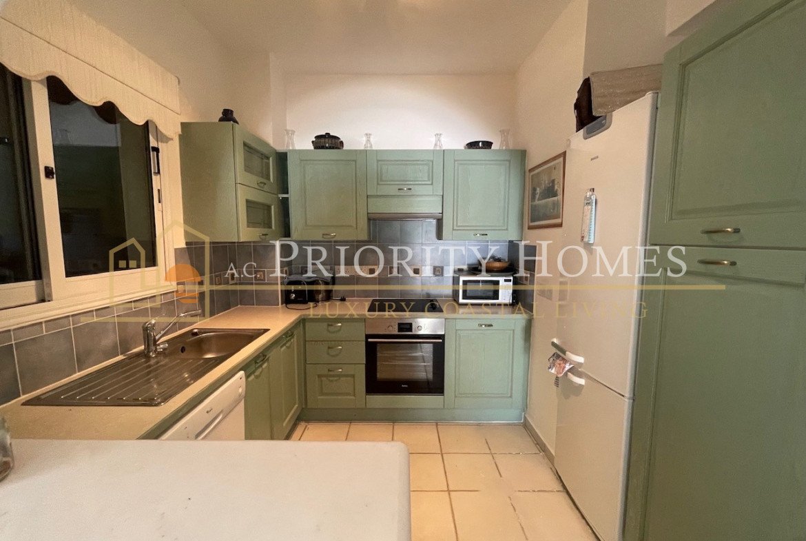 Charming Three-Bedroom Detached Villa in Stefanie Hills, Tala