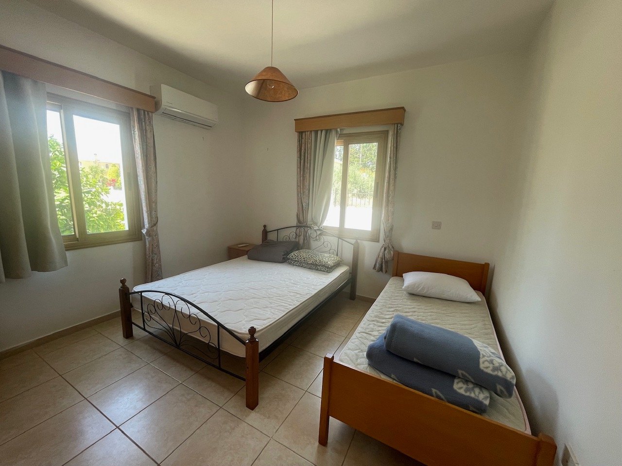 Spacious Four-Bedroom Villa with Stunning Views in Coral Bay