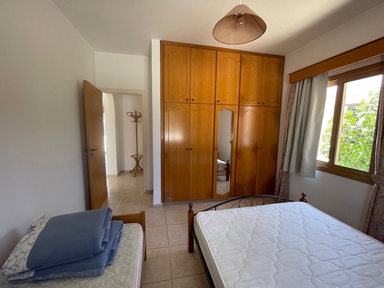 Spacious Four-Bedroom Villa with Stunning Views in Coral Bay