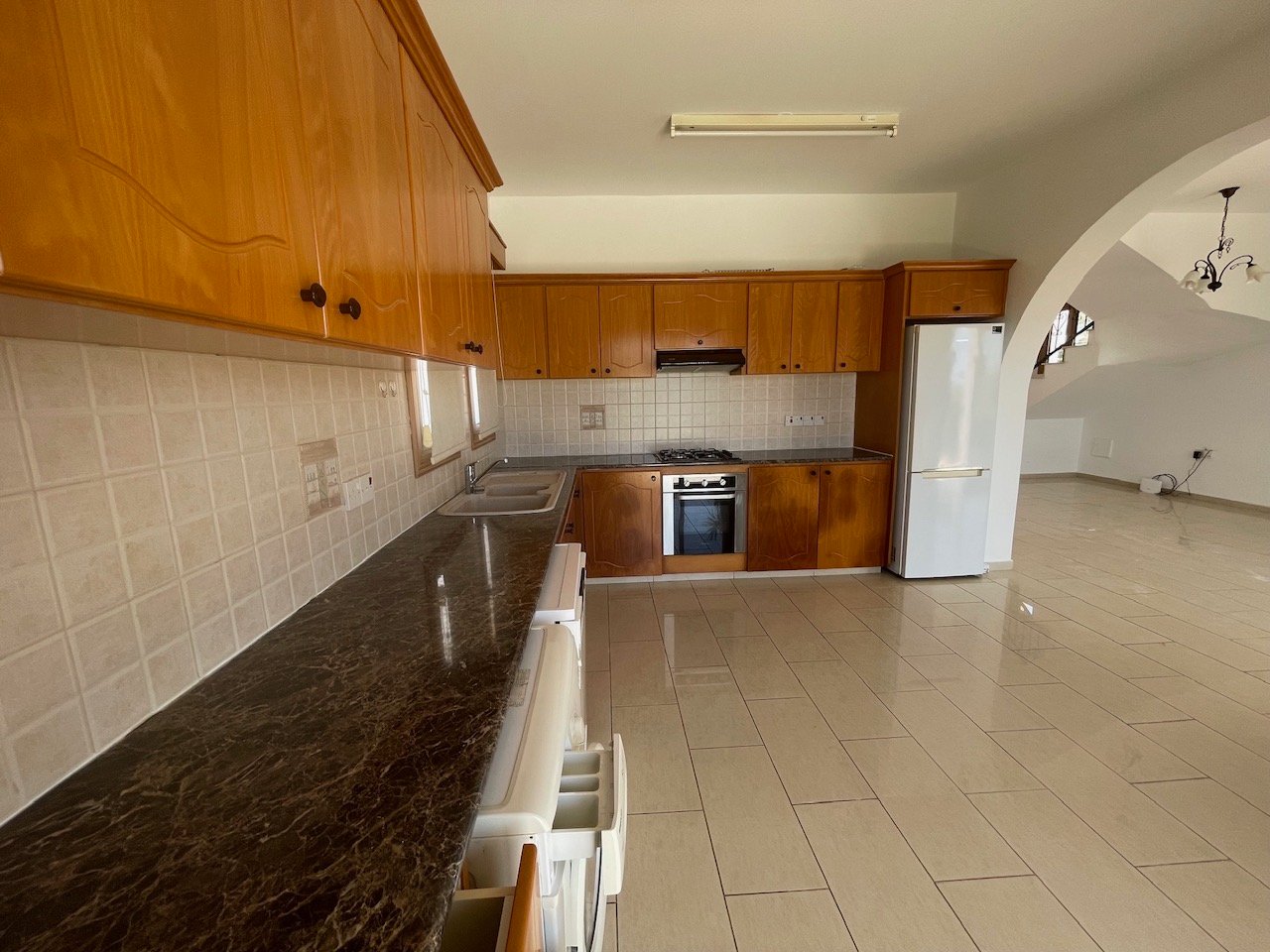 Spacious Four-Bedroom Villa with Stunning Views in Coral Bay