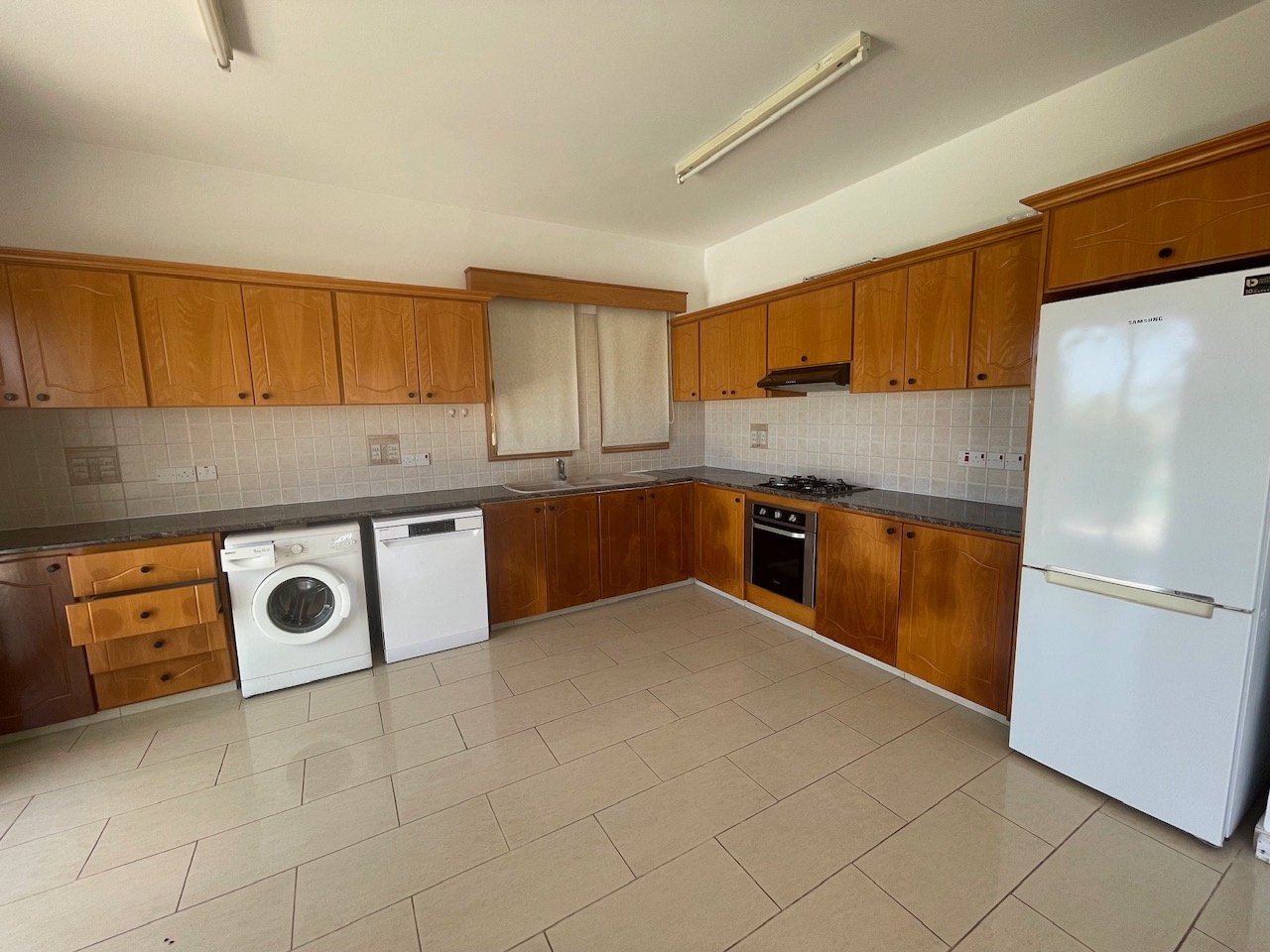 Spacious Four-Bedroom Villa with Stunning Views in Coral Bay