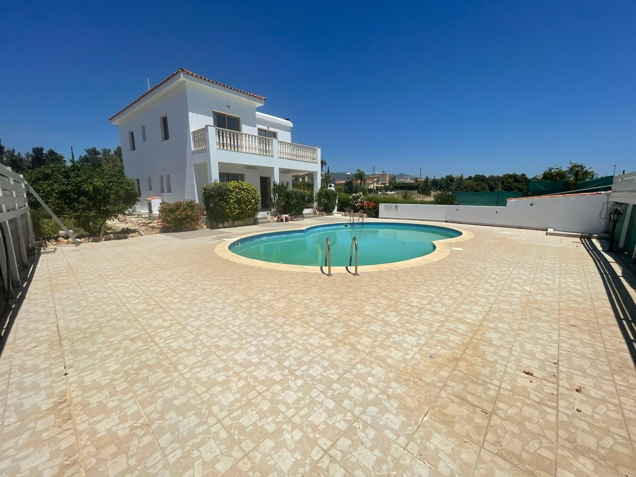 Spacious Four-Bedroom Villa with Stunning Views in Coral Bay