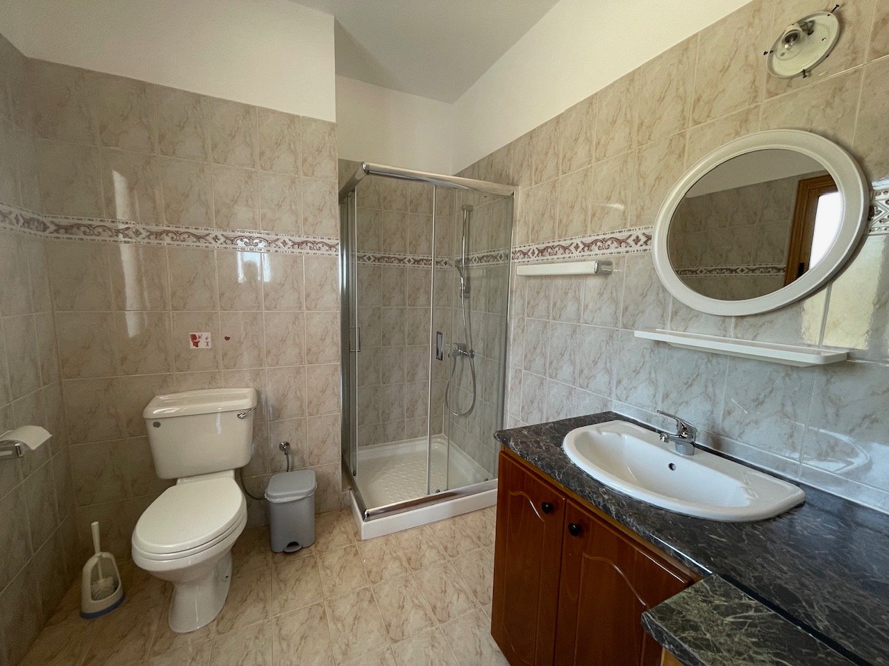 Spacious Four-Bedroom Villa with Stunning Views in Coral Bay