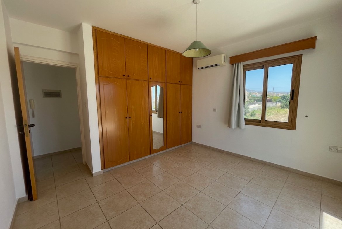 Spacious Four-Bedroom Villa with Stunning Views in Coral Bay