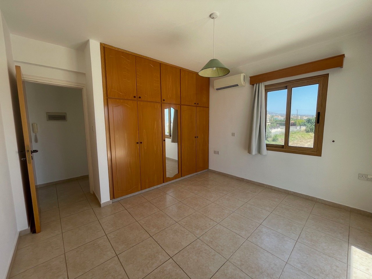 Spacious Four-Bedroom Villa with Stunning Views in Coral Bay