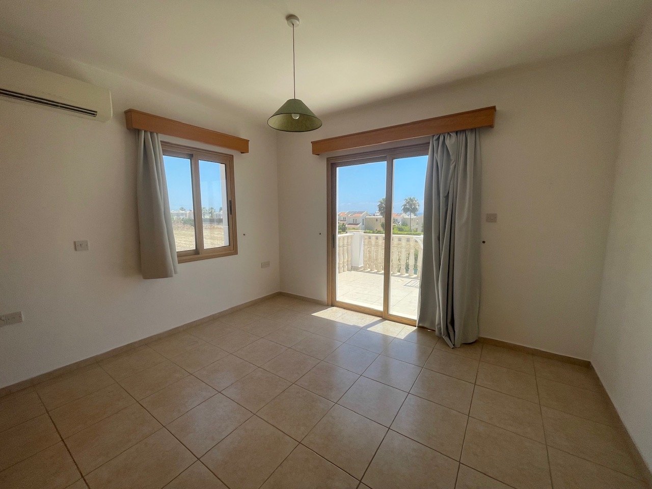 Spacious Four-Bedroom Villa with Stunning Views in Coral Bay