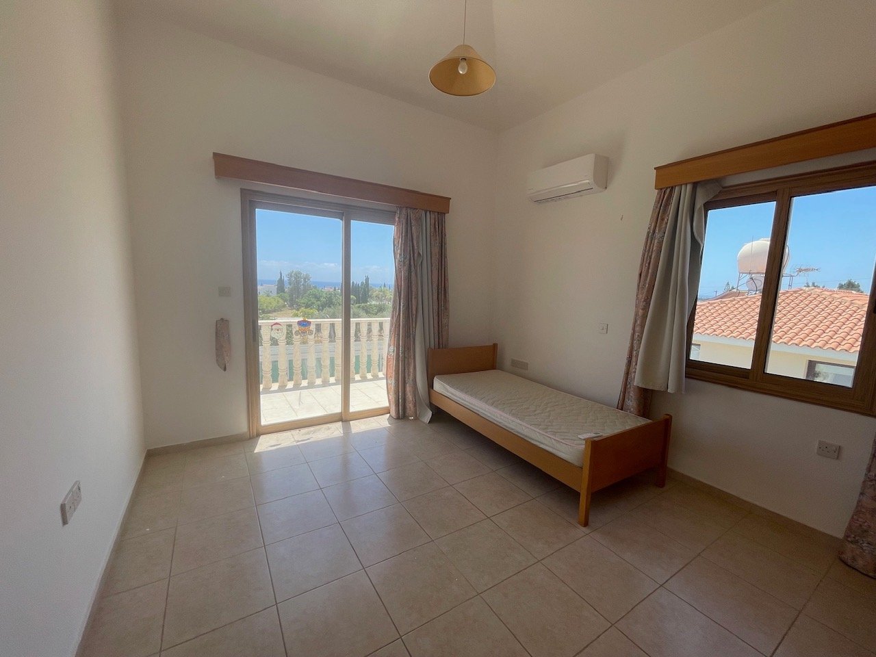 Spacious Four-Bedroom Villa with Stunning Views in Coral Bay