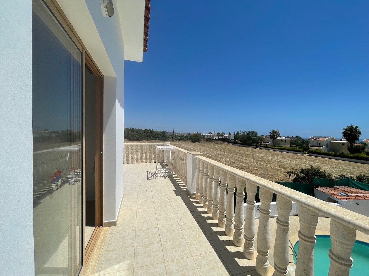 Spacious Four-Bedroom Villa with Stunning Views in Coral Bay