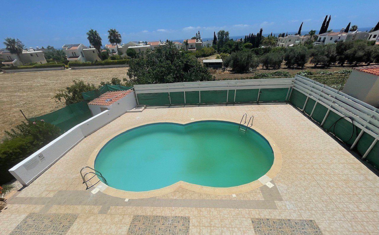 Spacious Four-Bedroom Villa with Stunning Views in Coral Bay