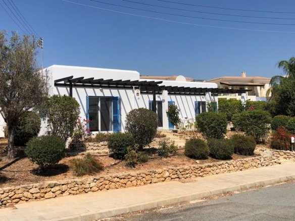 Charming Three Bedroom Mediterranean Bungalow in Sea Caves Pegeia