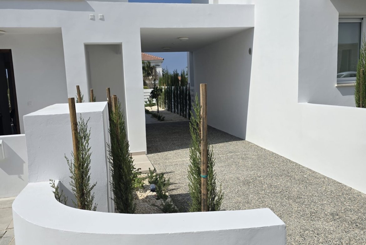 Modern Three-Bedroom Villa with Private Pool in Pegeia