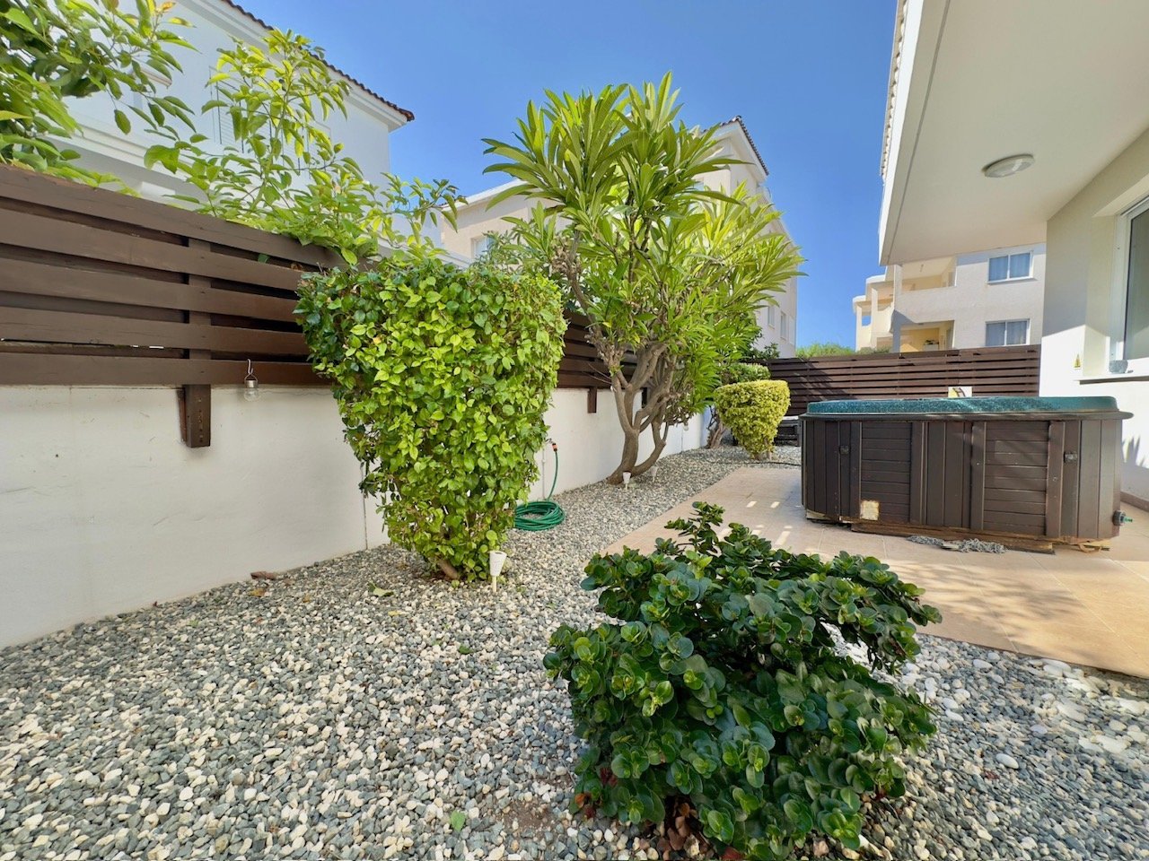 Ground-Floor Apartment with Private Garden & Jacuzzi | Universal, Paphos