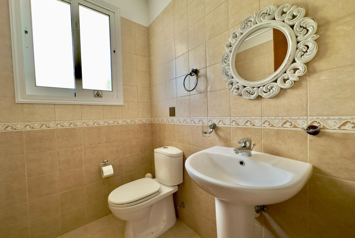 Ground-Floor Apartment with Private Garden & Jacuzzi | Universal, Paphos