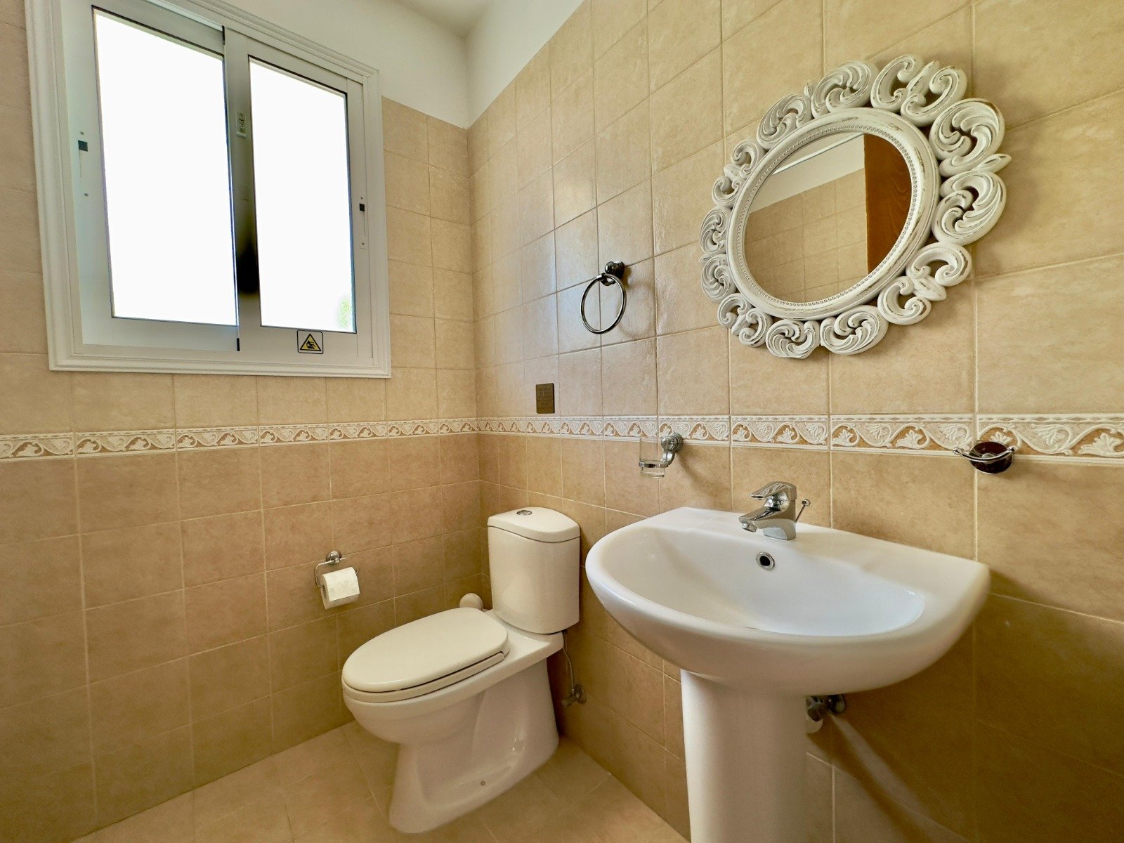 Ground-Floor Apartment with Private Garden & Jacuzzi | Universal, Paphos