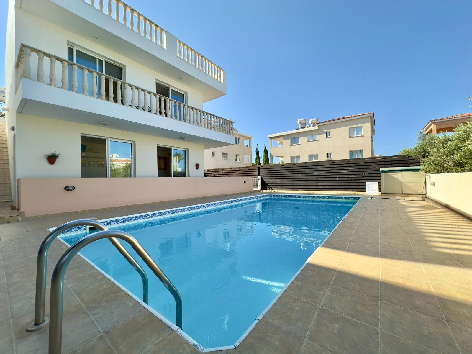 Ground-Floor Apartment with Private Garden & Jacuzzi | Universal, Paphos