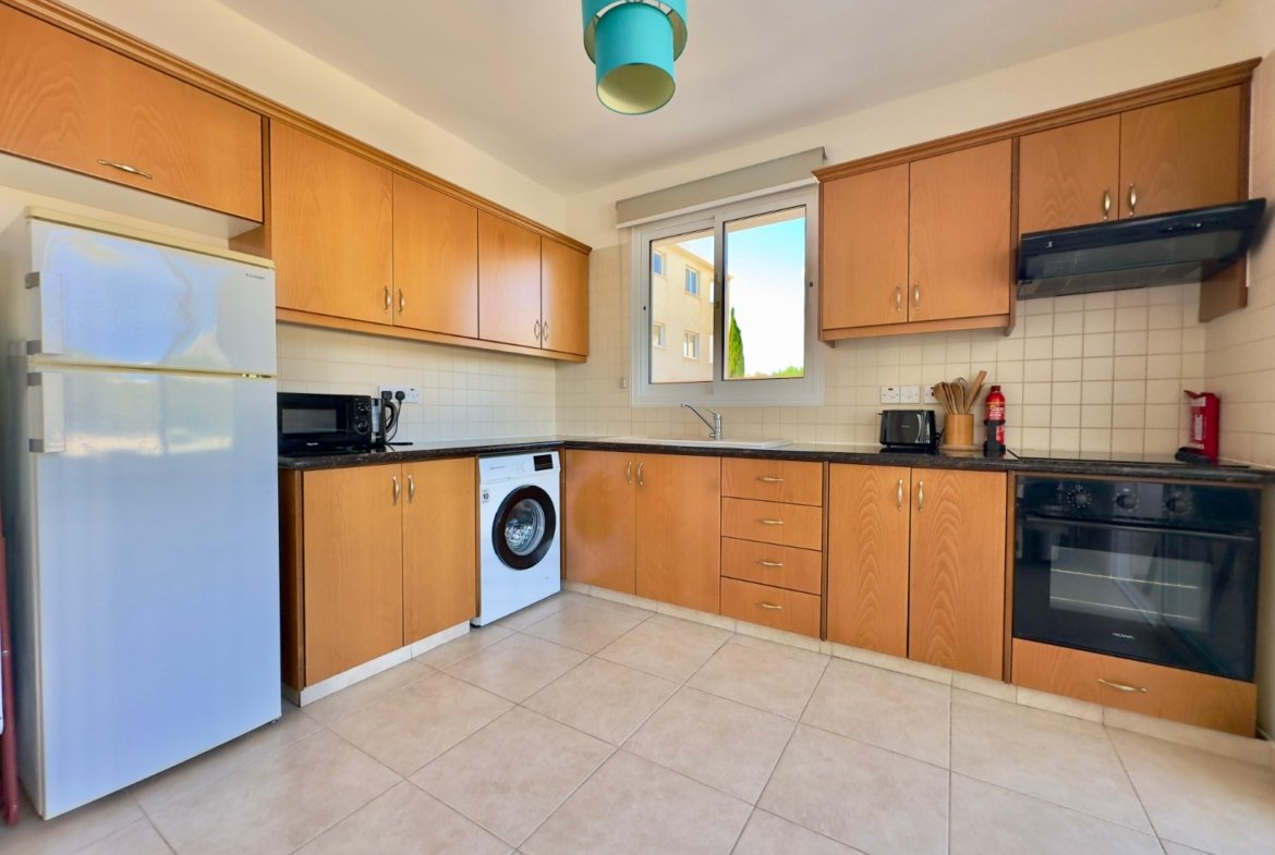 Ground-Floor Apartment with Private Garden & Jacuzzi | Universal, Paphos