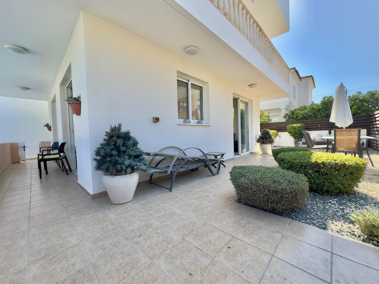 Ground-Floor Apartment with Private Garden & Jacuzzi | Universal, Paphos
