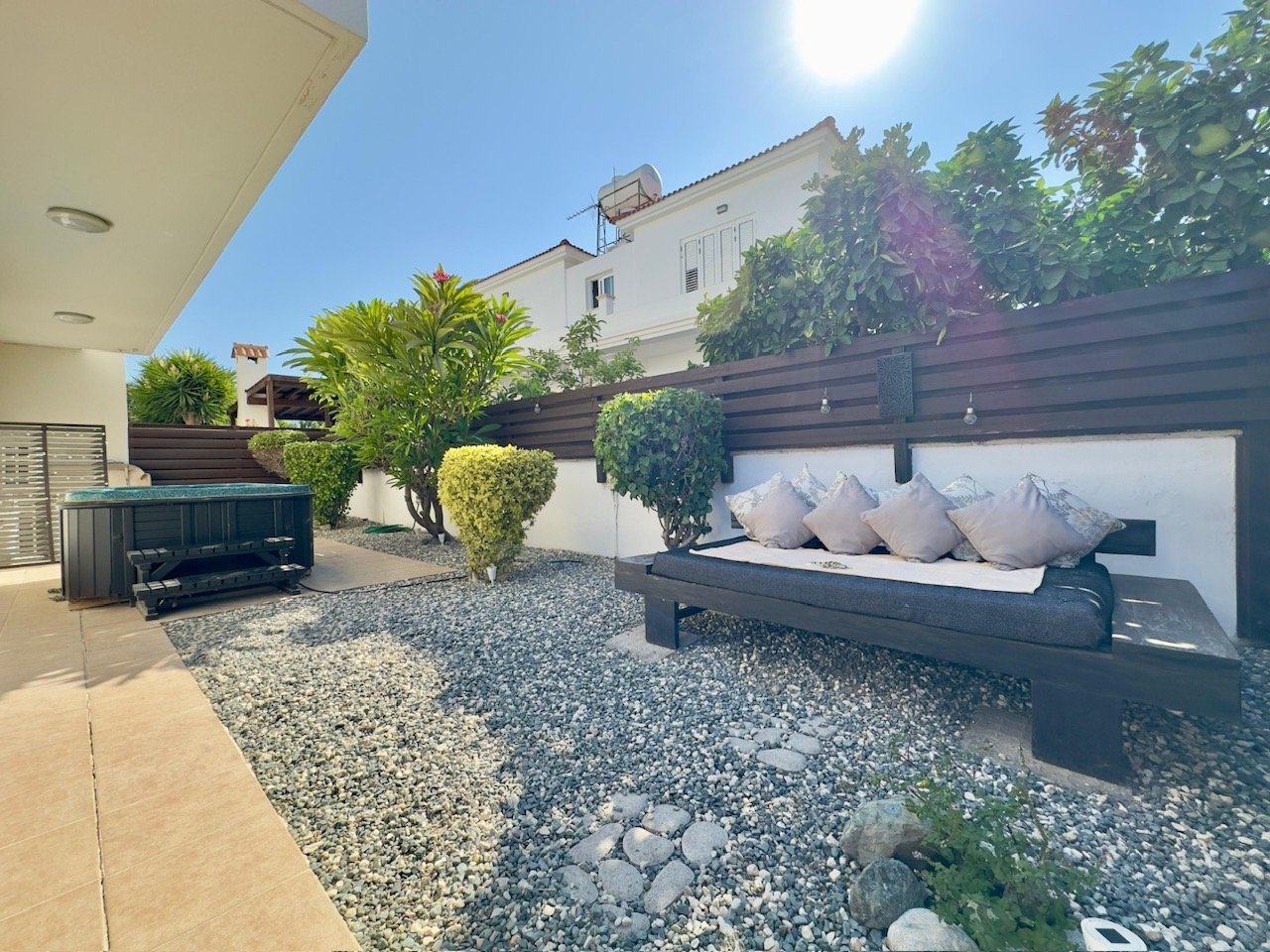Ground-Floor Apartment with Private Garden & Jacuzzi | Universal, Paphos