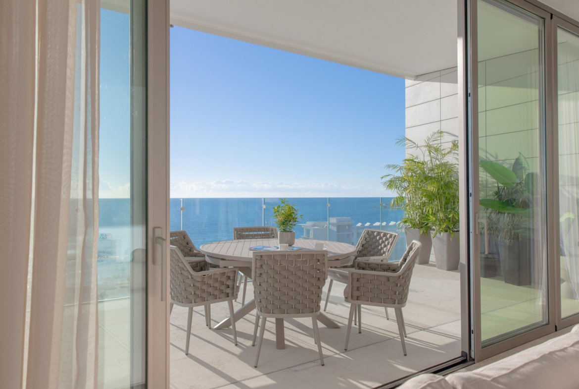 Exceptional Three Bedroom Waterfront Apartments in Prime Paphos Location