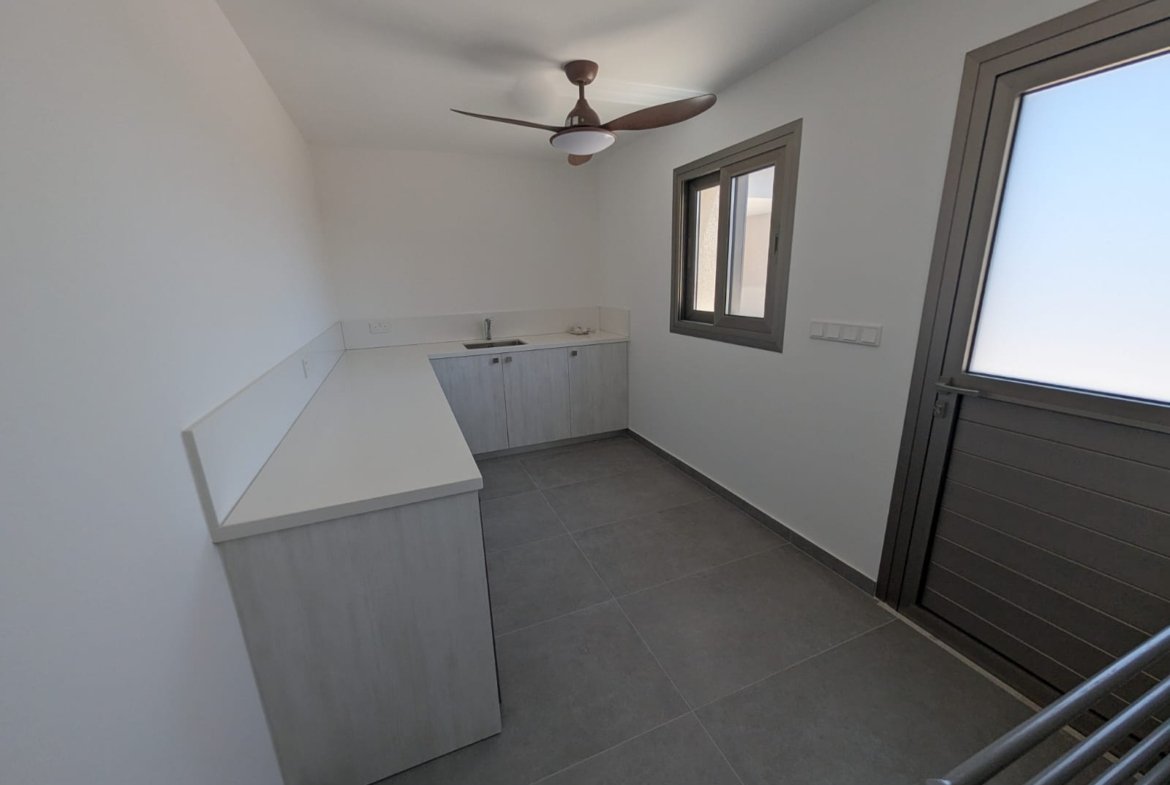 Unique 2 Bedroom 2 Bathroom Sea-View Apartment with Private Roof Terrace in Universal Area of Paphos