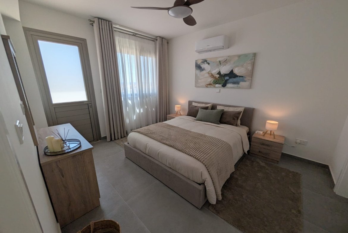 Unique 2 Bedroom 2 Bathroom Sea-View Apartment with Private Roof Terrace in Universal Area of Paphos