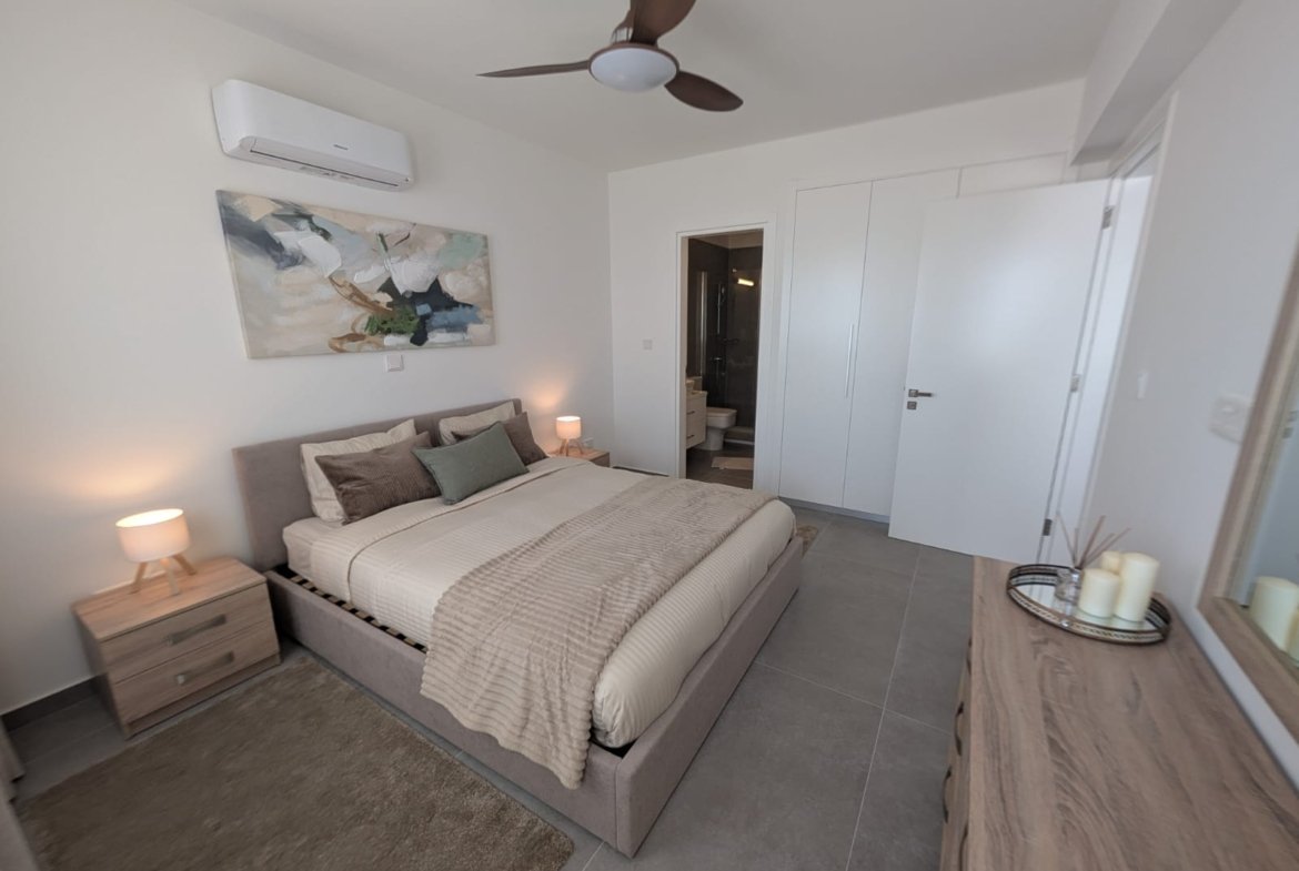 Unique 2 Bedroom 2 Bathroom Sea-View Apartment with Private Roof Terrace in Universal Area of Paphos