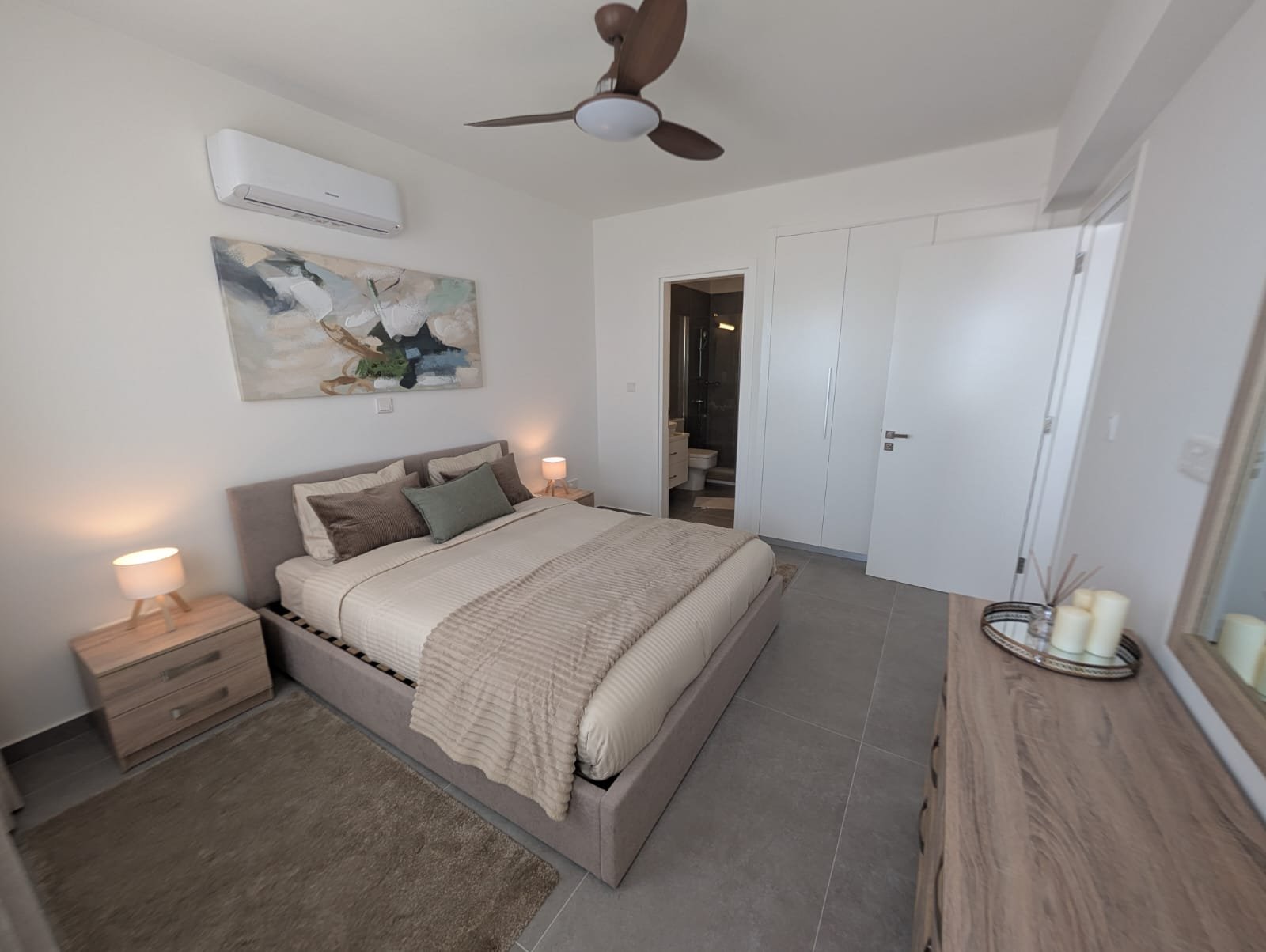 Unique 2 Bedroom 2 Bathroom Sea-View Apartment with Private Roof Terrace in Universal Area of Paphos
