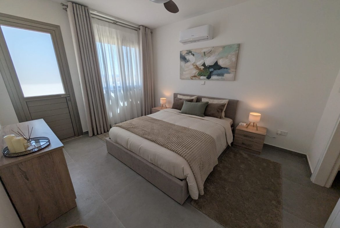 Unique 2 Bedroom 2 Bathroom Sea-View Apartment with Private Roof Terrace in Universal Area of Paphos