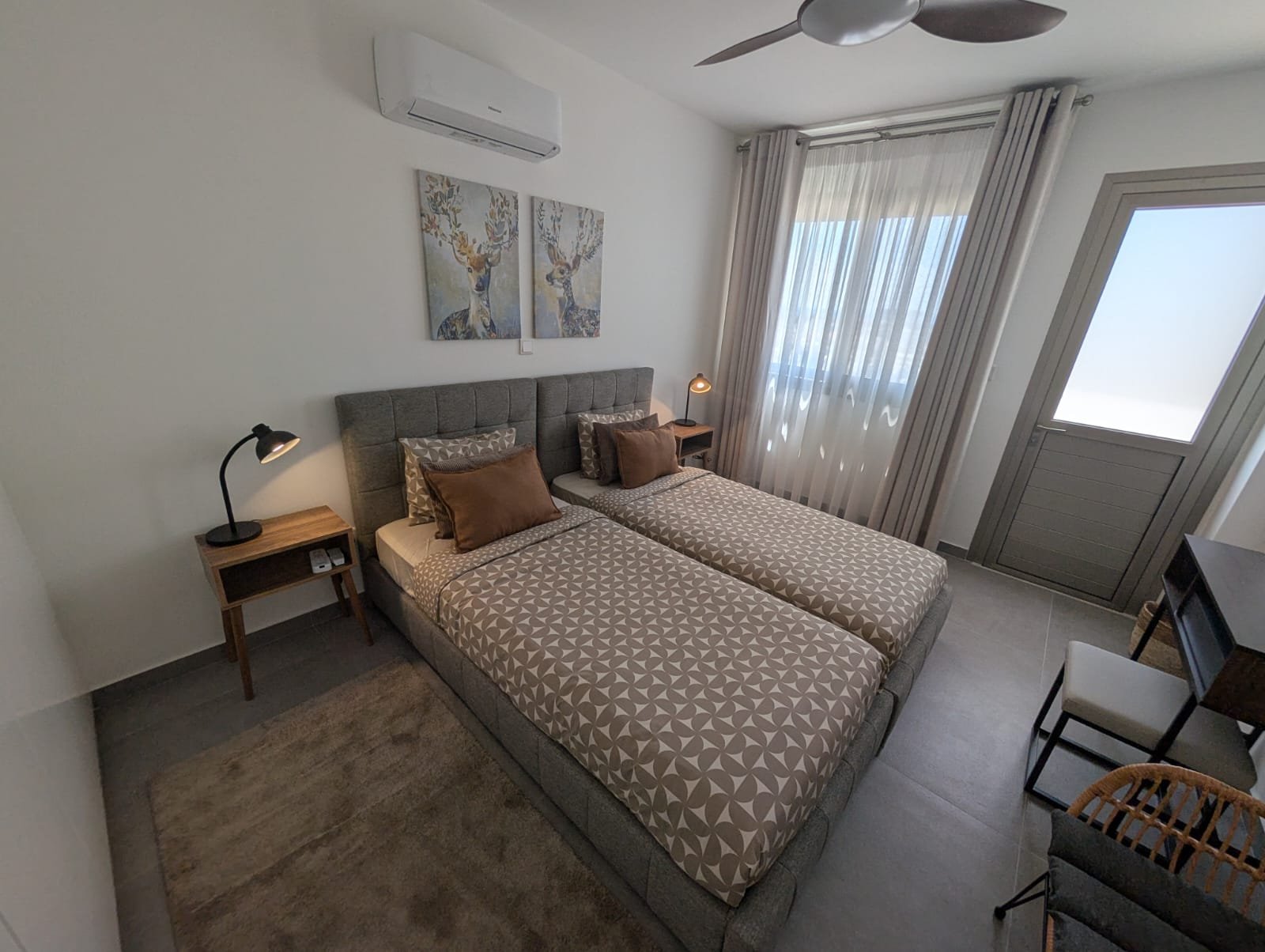 Unique 2 Bedroom 2 Bathroom Sea-View Apartment with Private Roof Terrace in Universal Area of Paphos