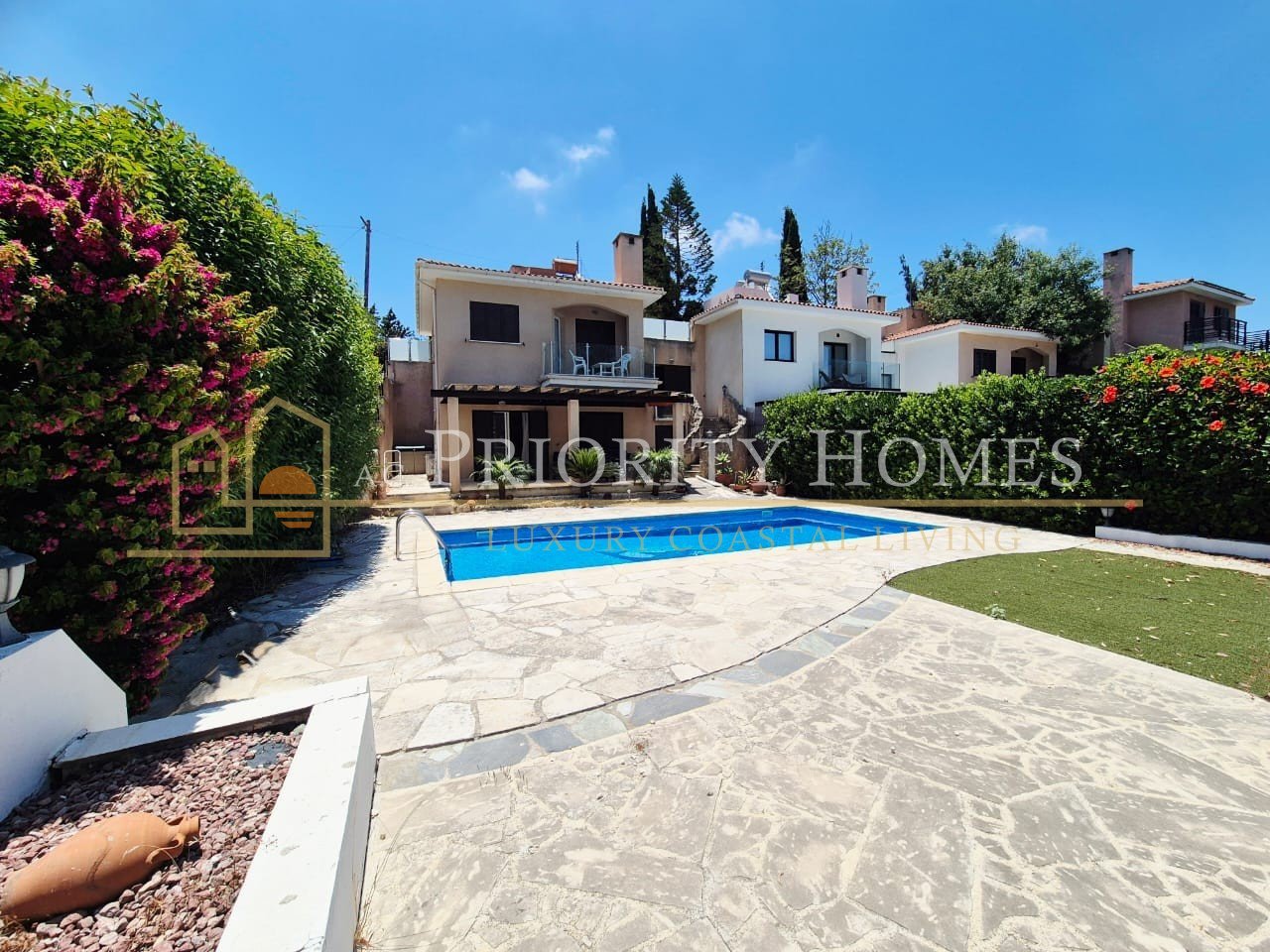 Charming Three-Bedroom Detached Villa in Stefanie Hills, Tala