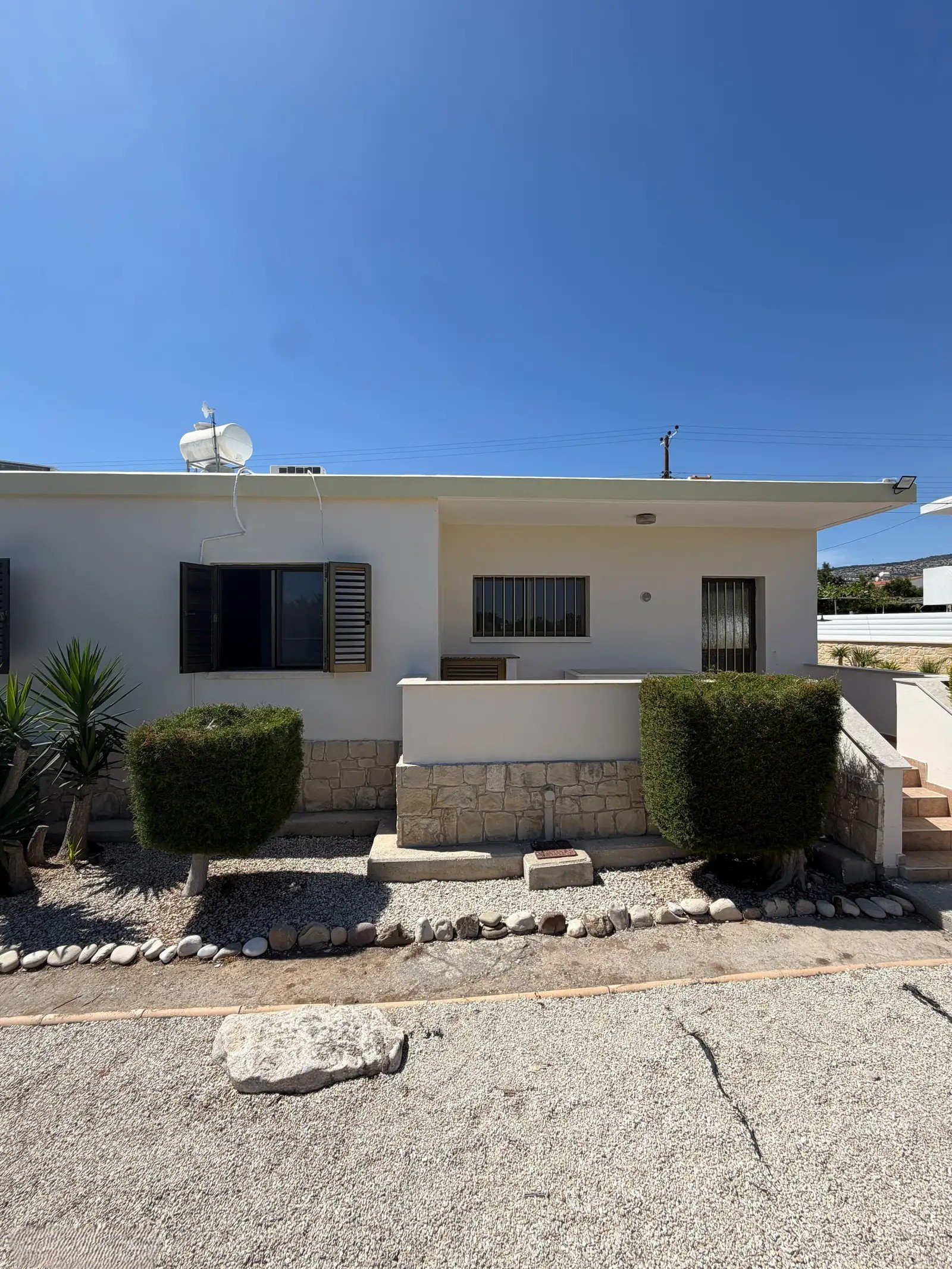 Three-Bedroom Bungalow for Long-Term Rent in Coral Bay