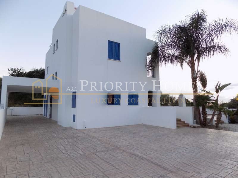 Beautiful Three-Bedroom Mediterranean Villa with Private Pool in Secret Valley