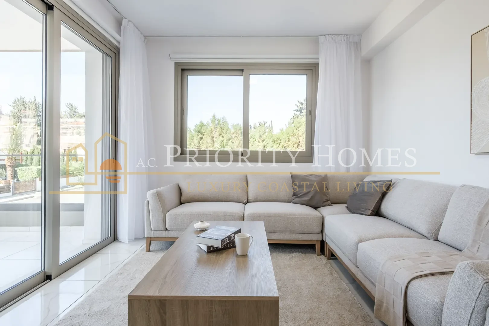 Modern Two Bedroom Apartment in Universal