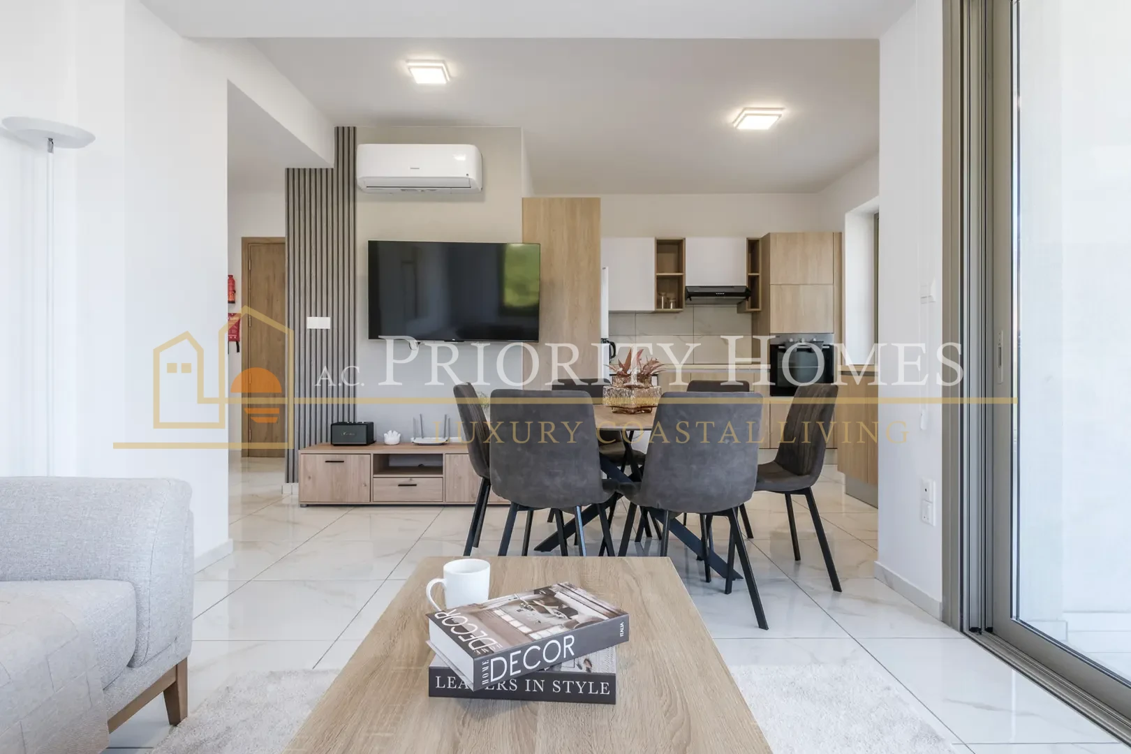 Modern Two Bedroom Apartment in Universal