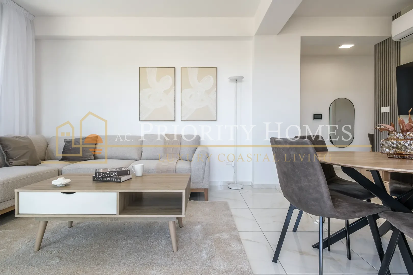 Modern Two Bedroom Apartment in Universal