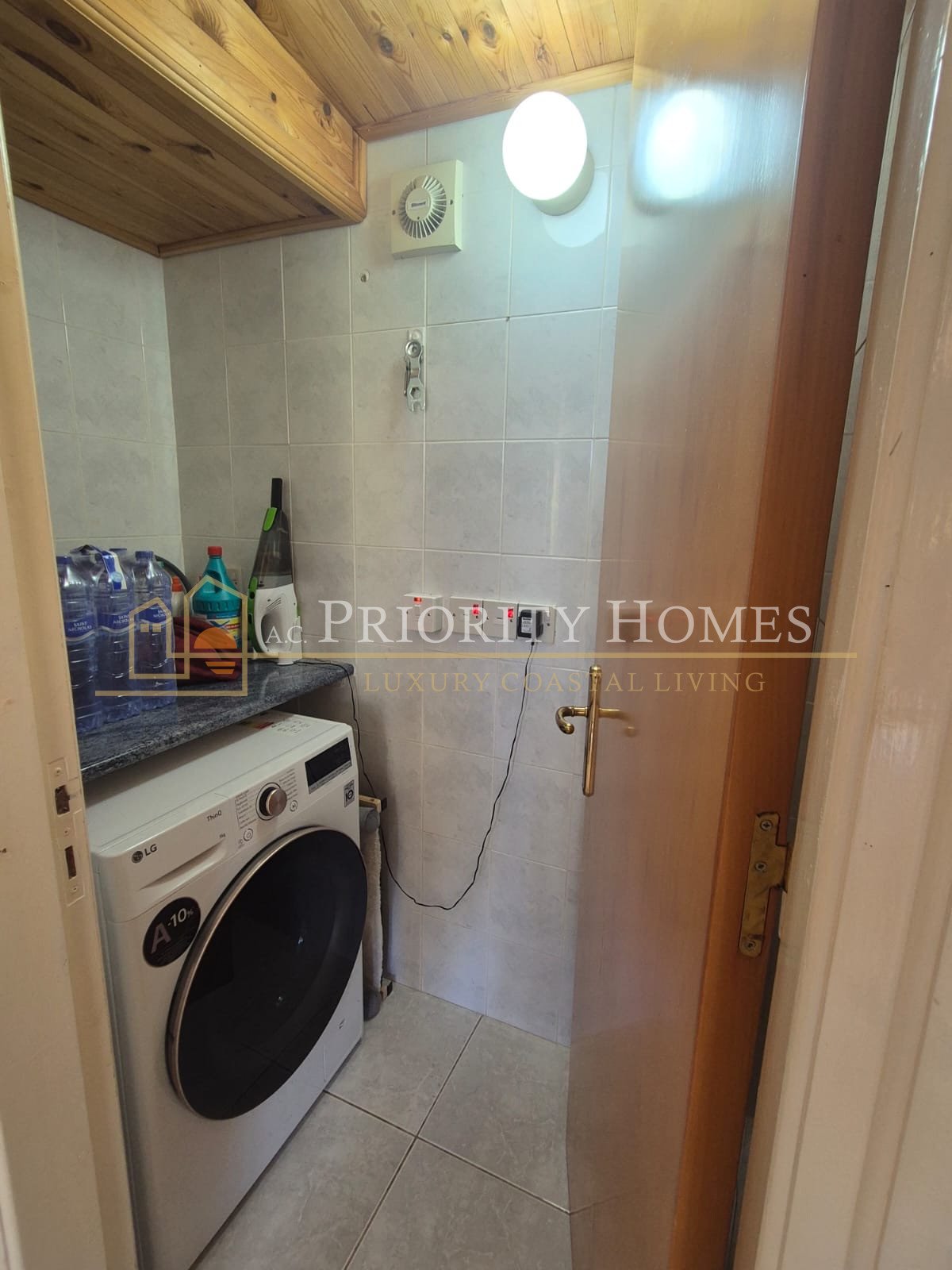 Four-Bedroom Villa for Rent in Pegeia