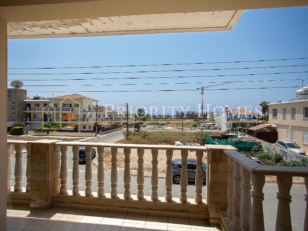 Two‑Bedroom Apartment for Sale in Paphos – Tomb of the Kings
