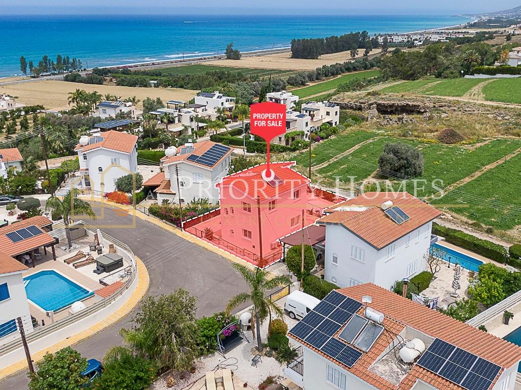 Three-Bedroom Detached Villa in Argaka, Paphos