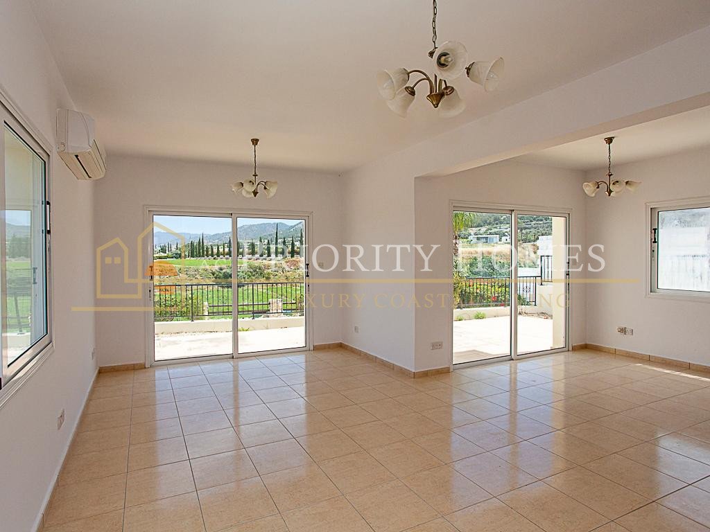 Three-Bedroom Detached Villa in Argaka, Paphos