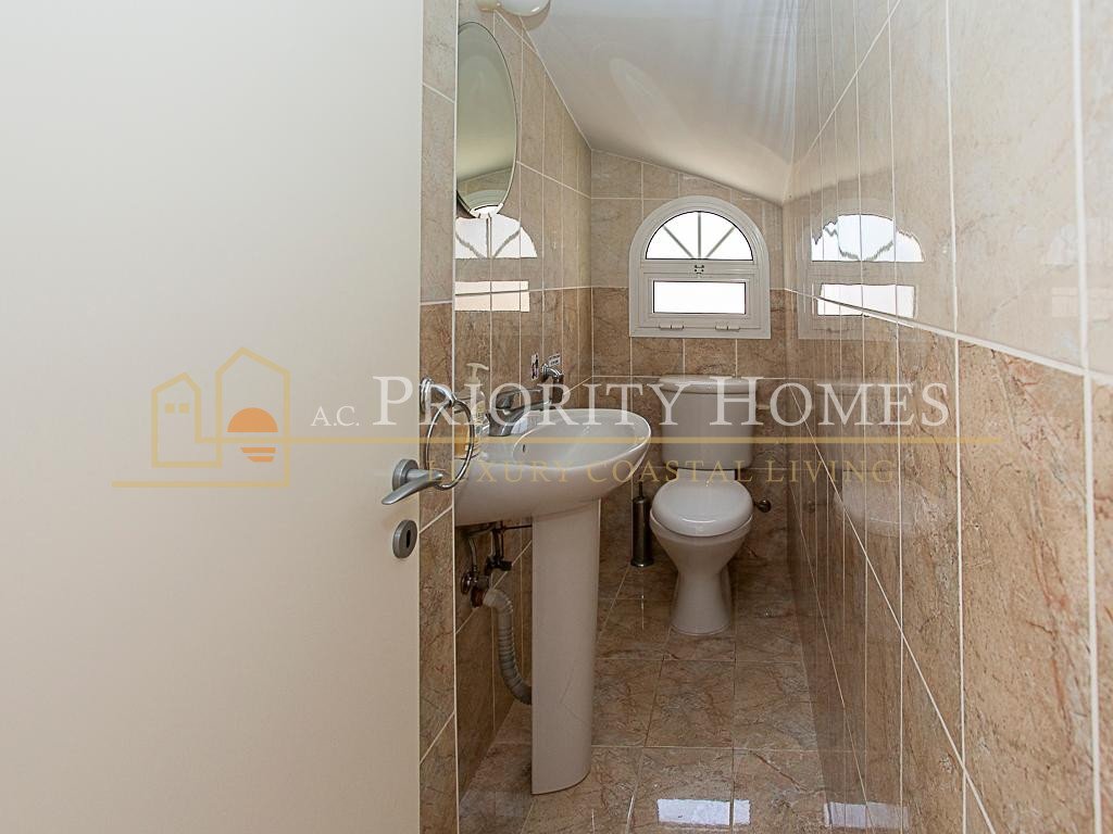 Three-Bedroom Detached Villa in Argaka, Paphos