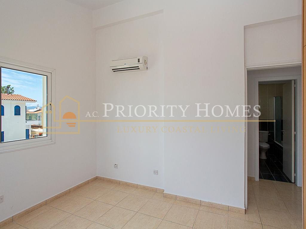 Three-Bedroom Detached Villa in Argaka, Paphos