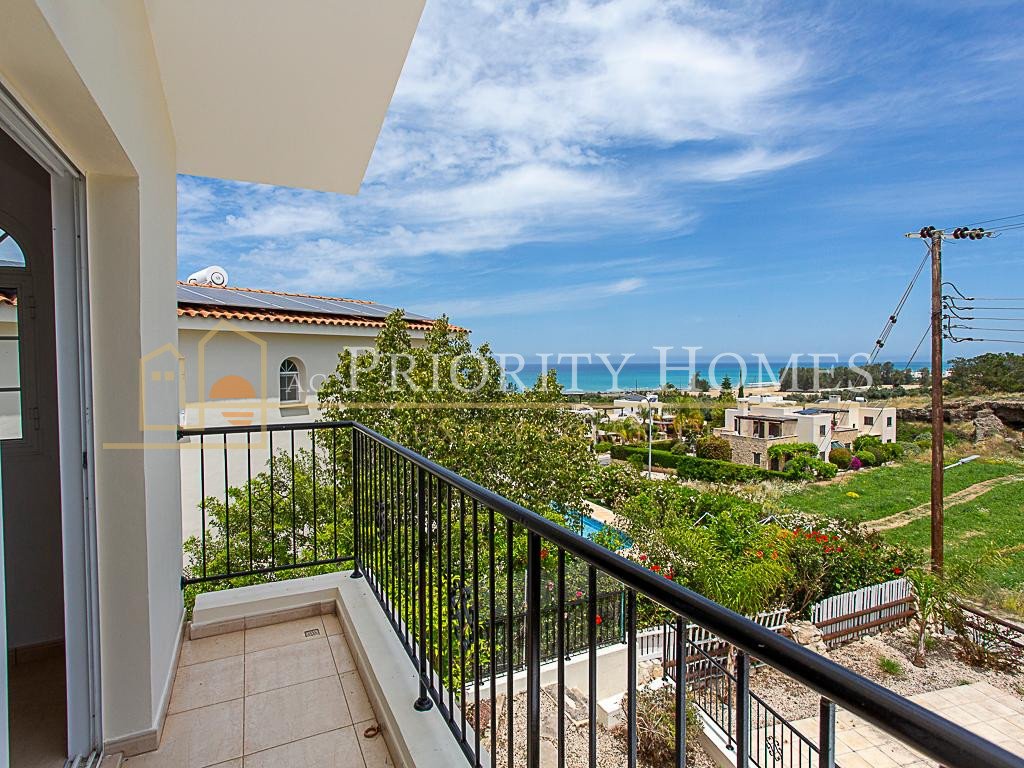 Three-Bedroom Detached Villa in Argaka, Paphos