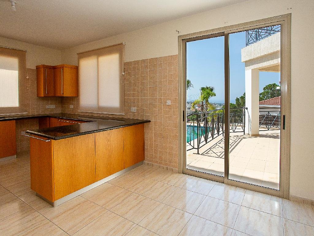 Three‑Bedroom Villa in Pegeia